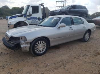  Salvage Lincoln Towncar