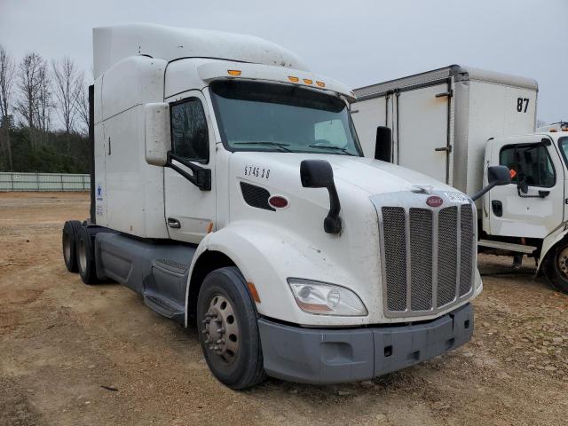  Salvage Peterbilt 579