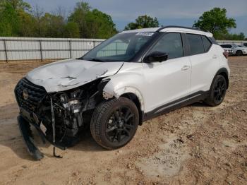  Salvage Nissan Kicks