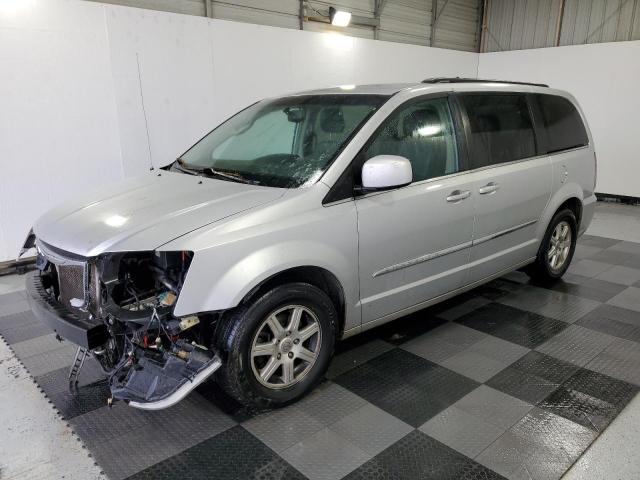  Salvage Chrysler Minivan