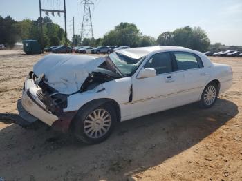  Salvage Lincoln Towncar
