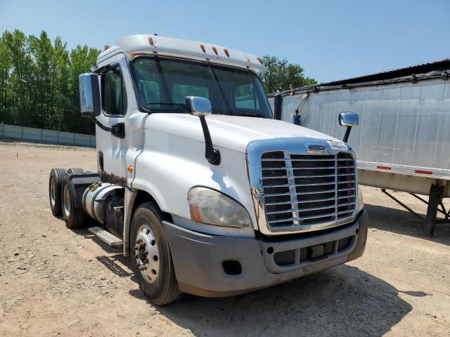  Salvage Freightliner Cascadia 1