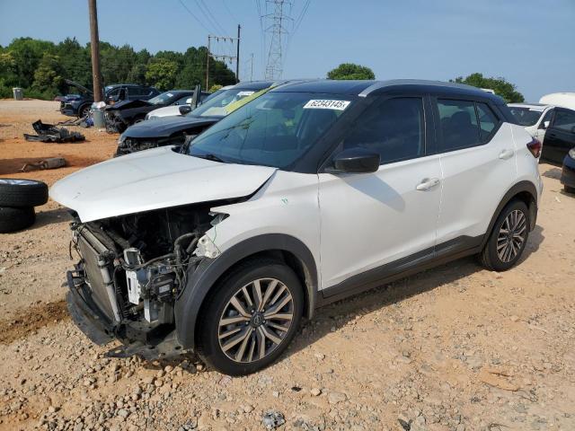  Salvage Nissan Kicks