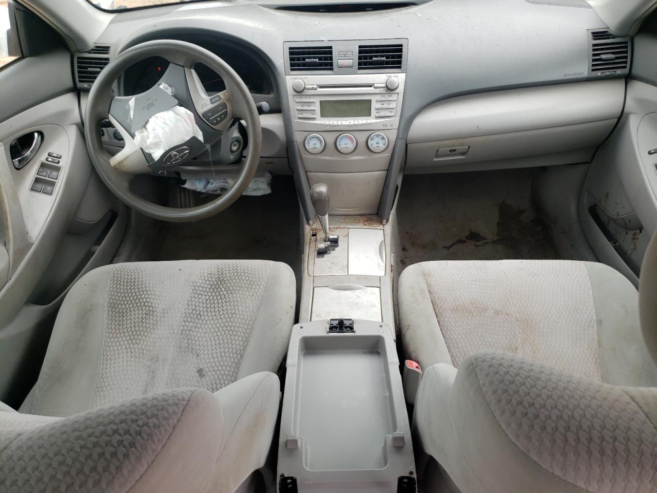 Toyota Camry Base Image 5