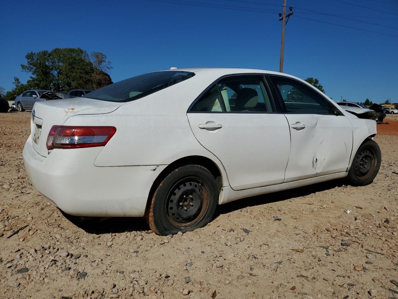 Toyota Camry Base Image 7