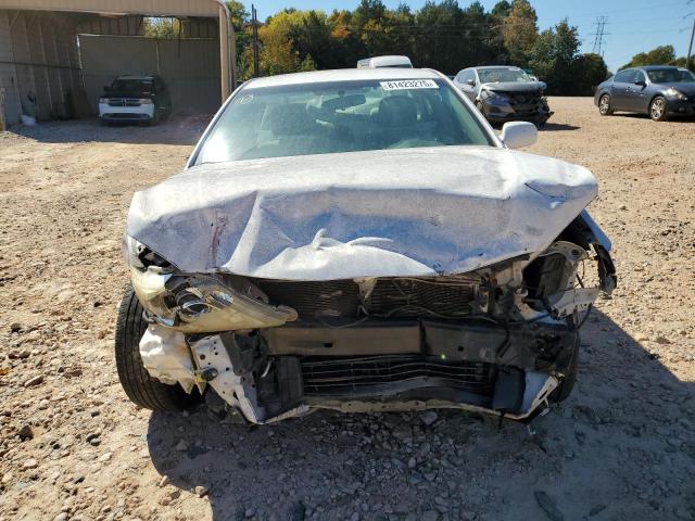 Toyota Camry Base Image 6