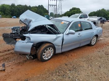  Salvage Lincoln Towncar
