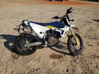  Salvage Husqvarna Motorcycle