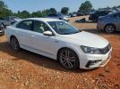Volkswagen Passat R-line Image 3