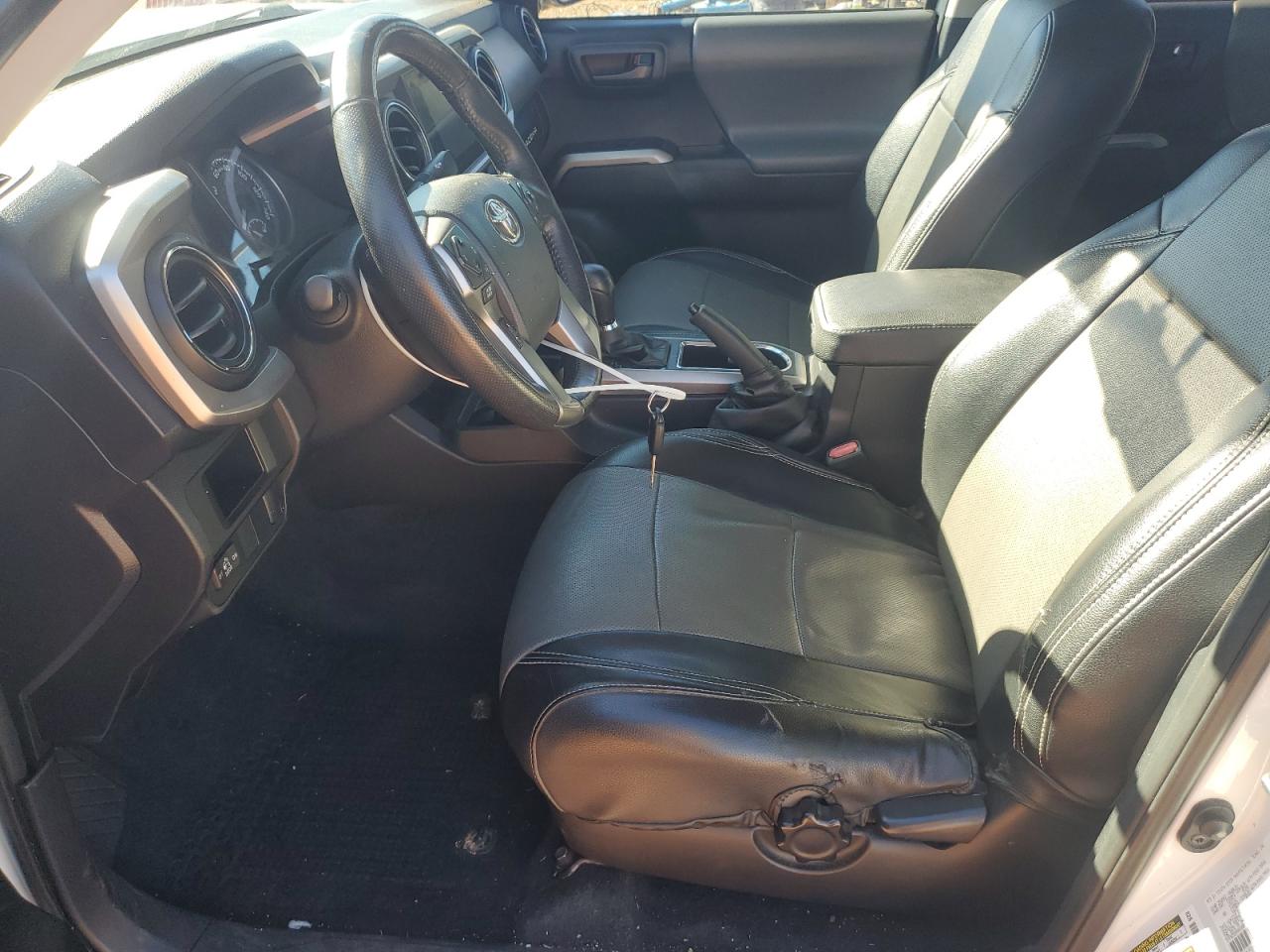 Toyota Tacoma Double Cab Image 4