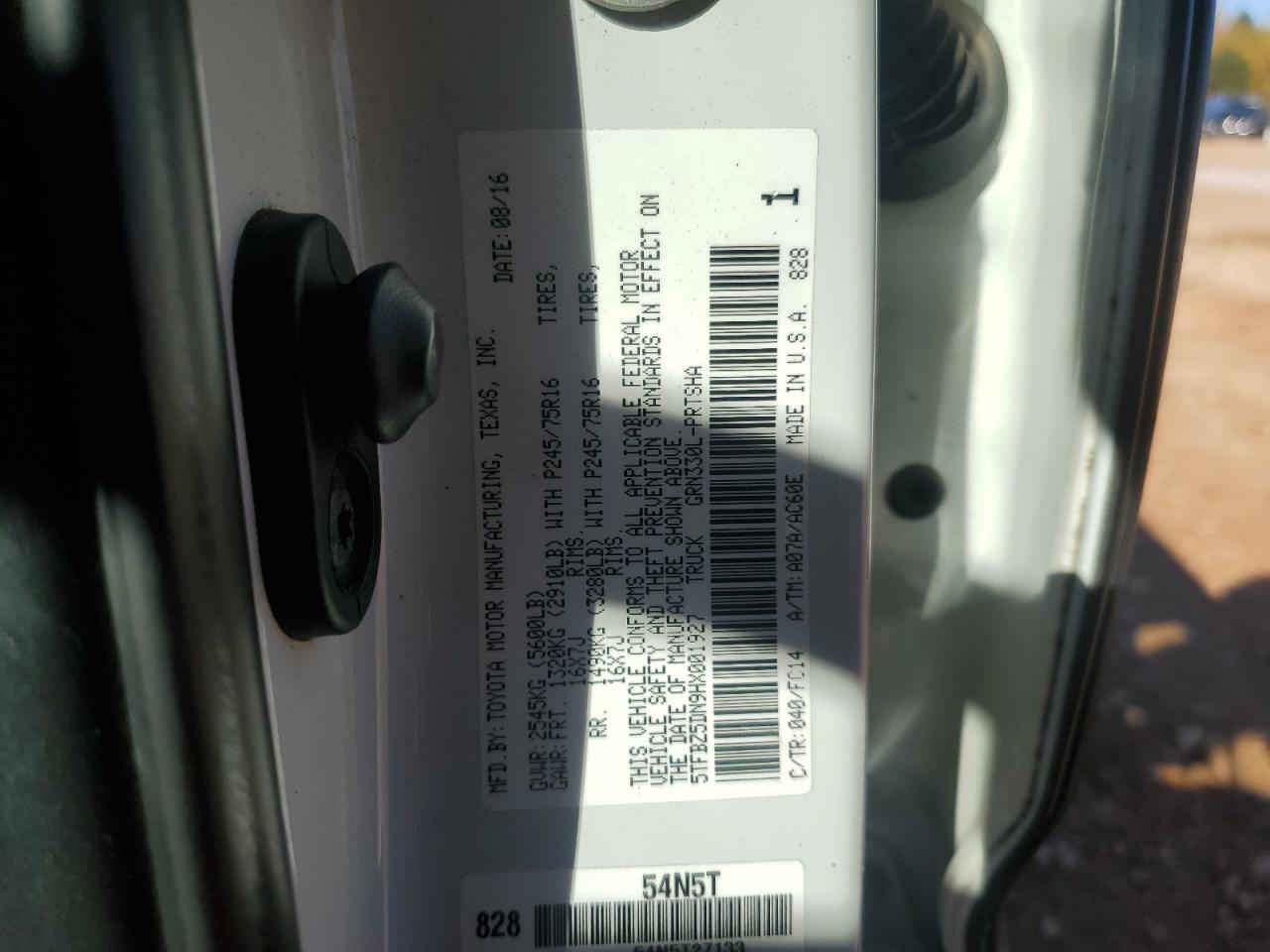 Toyota Tacoma Double Cab Image 3