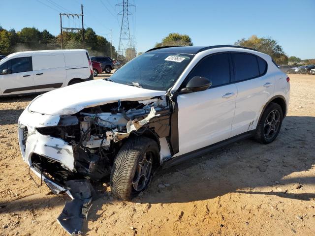 Salvage Alfa Romeo Stelvio