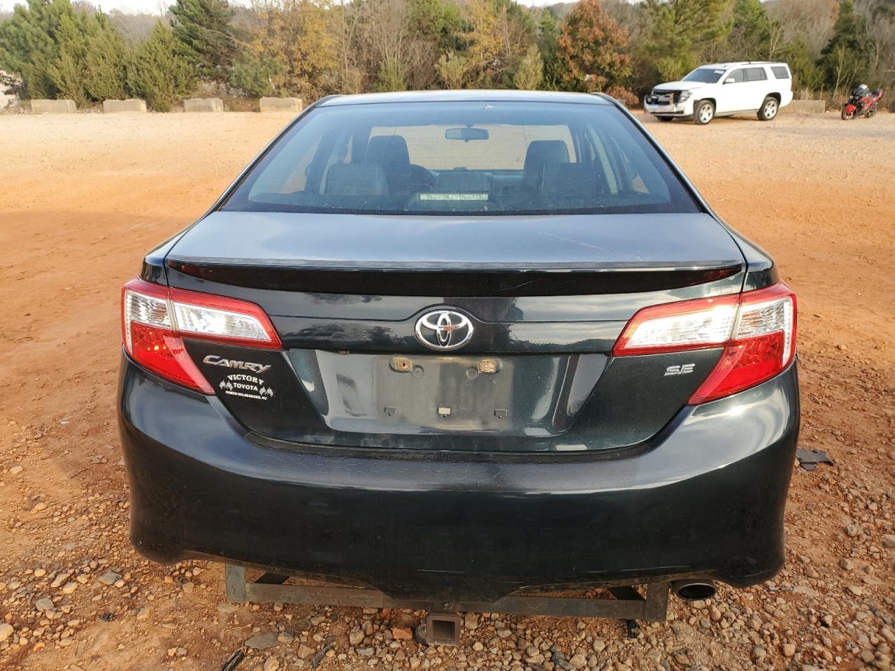 Toyota Camry L Image 5