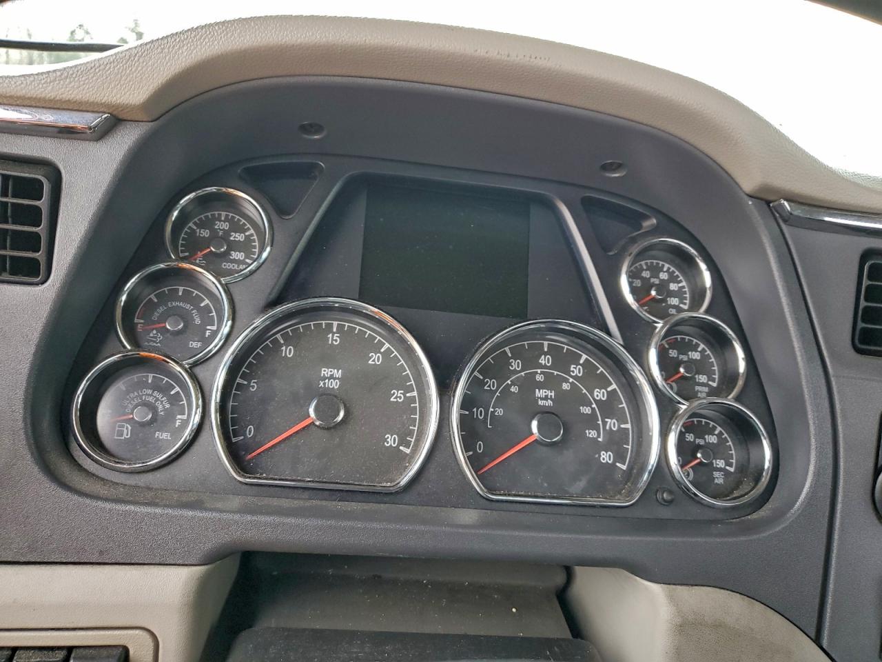 Peterbilt Tractor 579 Image 6