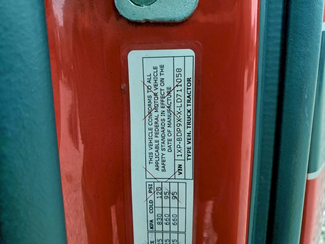 Peterbilt Tractor 579 Image 2