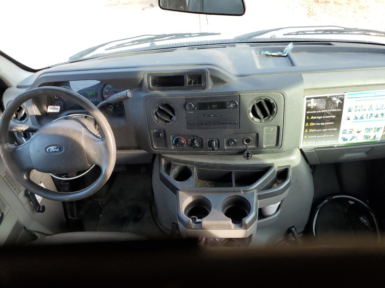 Ford Econoline E250 Van Image 3