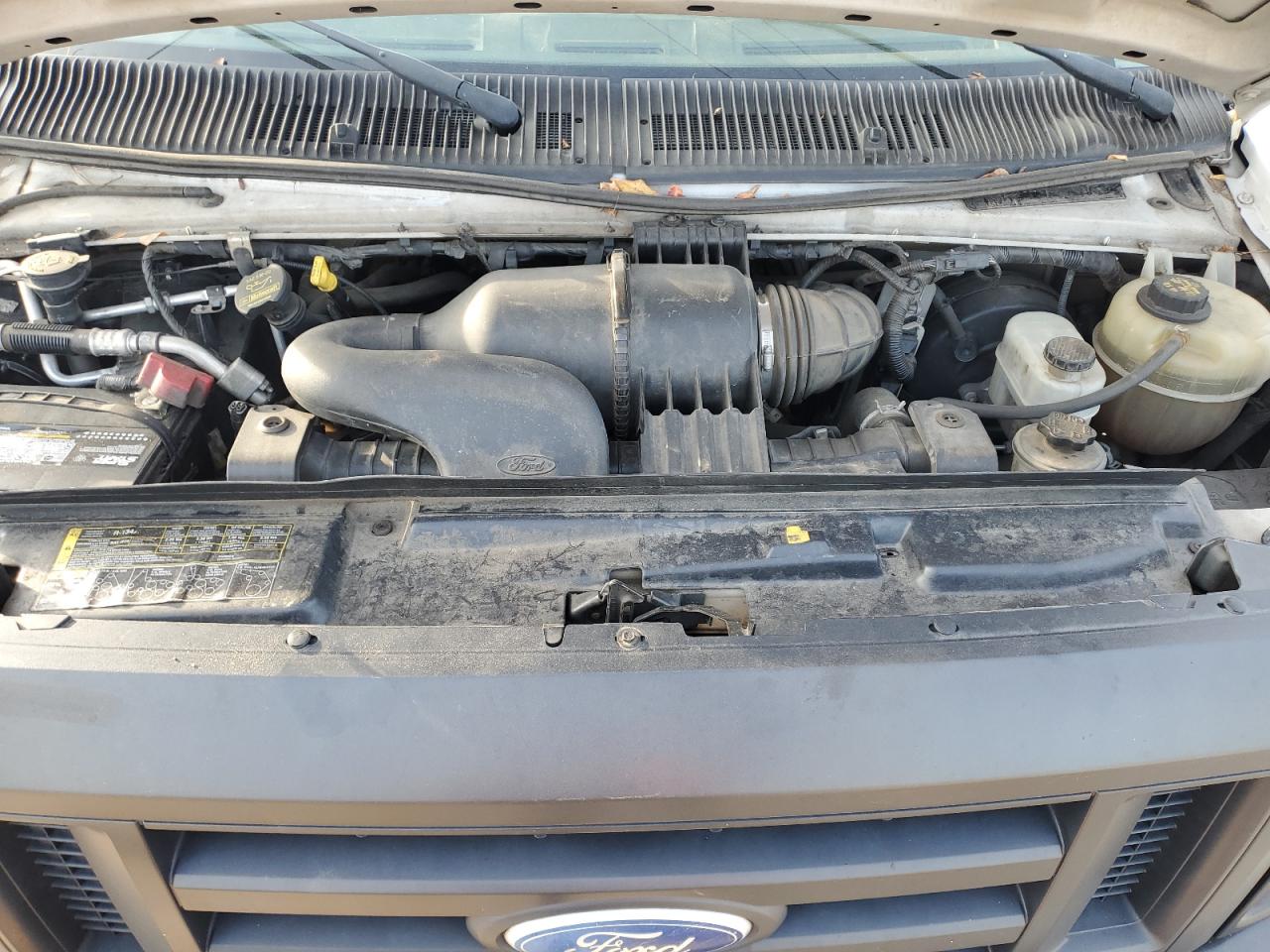 Ford Econoline E250 Van Image 10