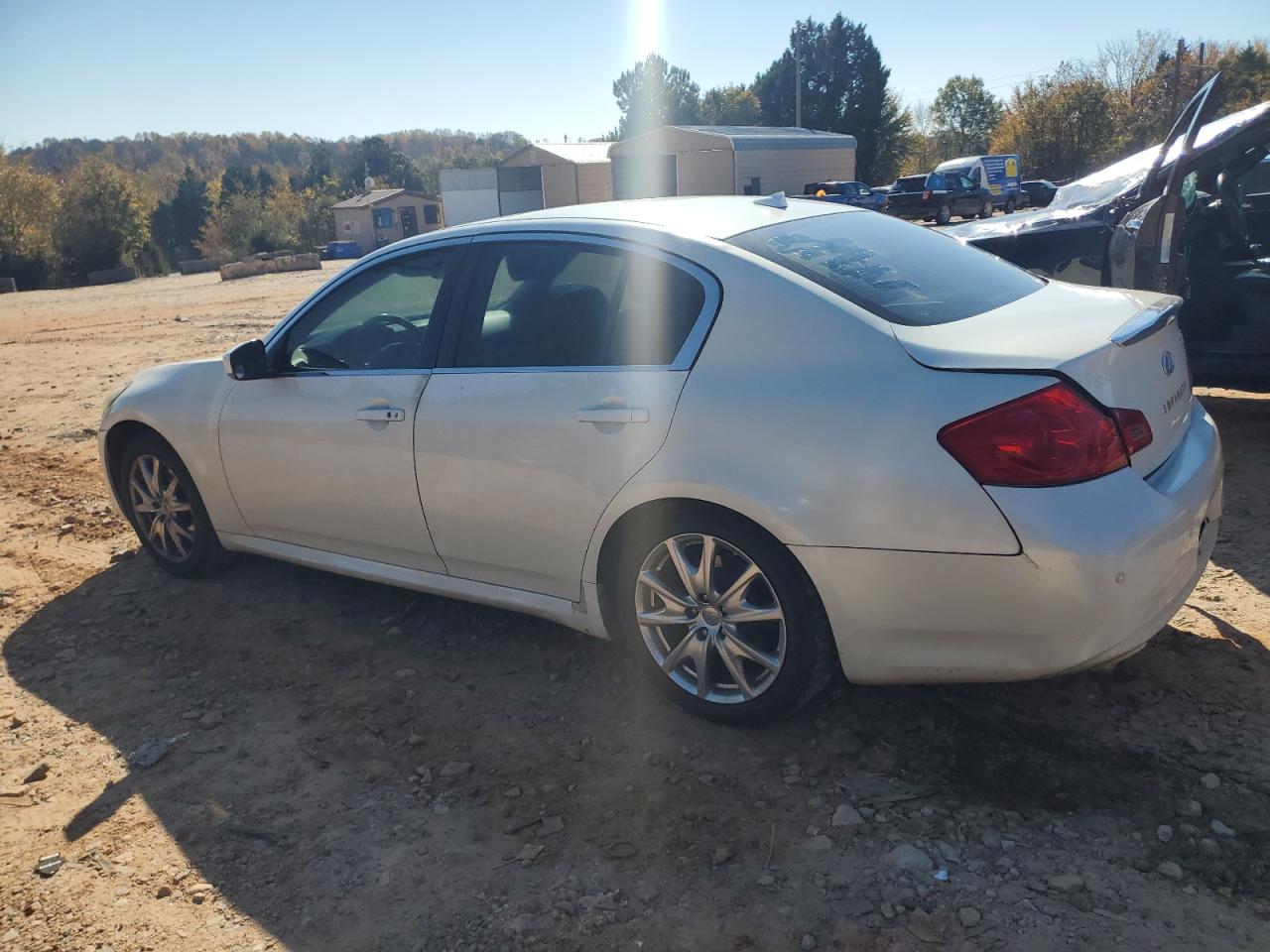 INFINITI G37 Image 2