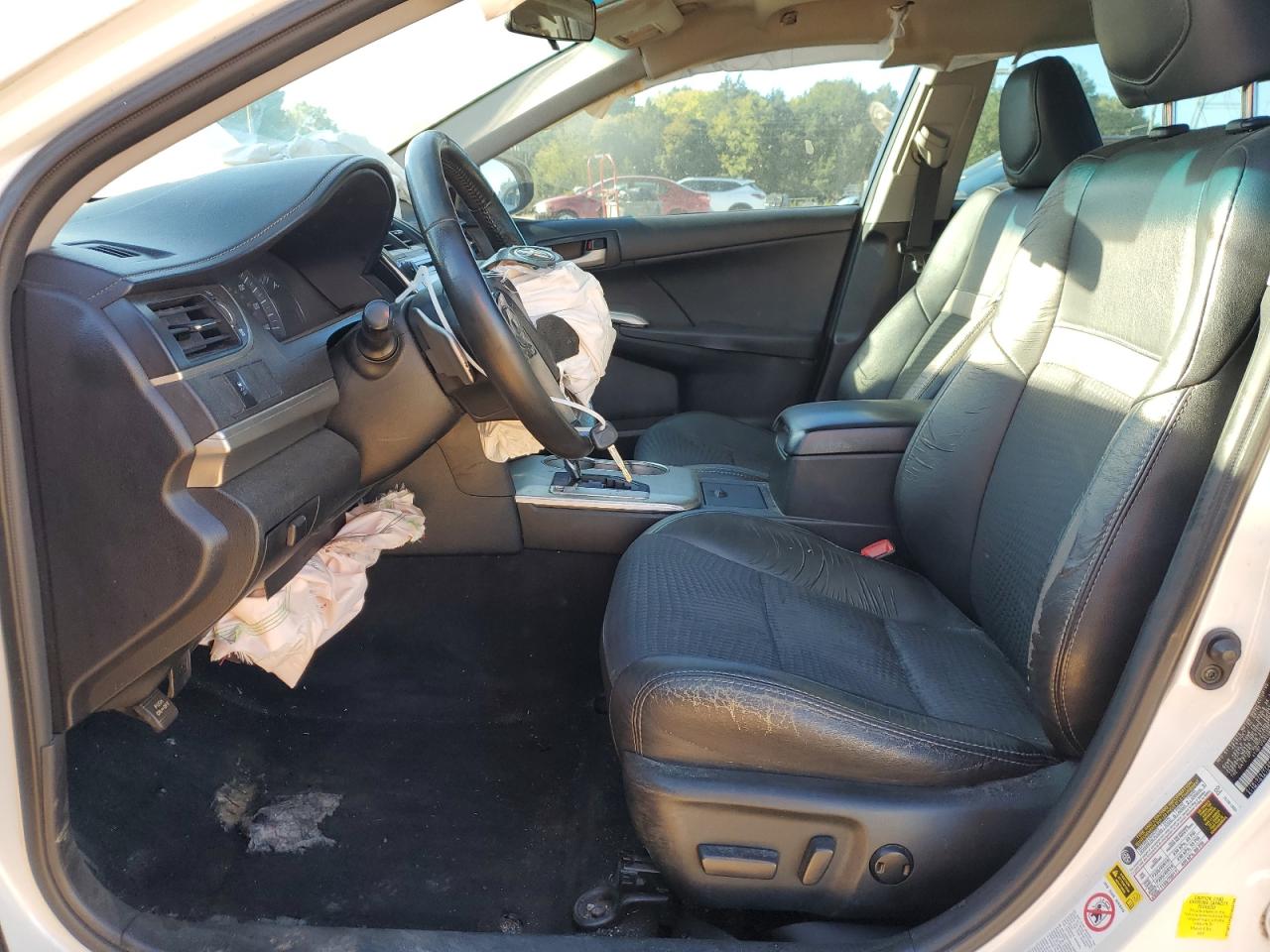 Toyota Camry Base Image 3