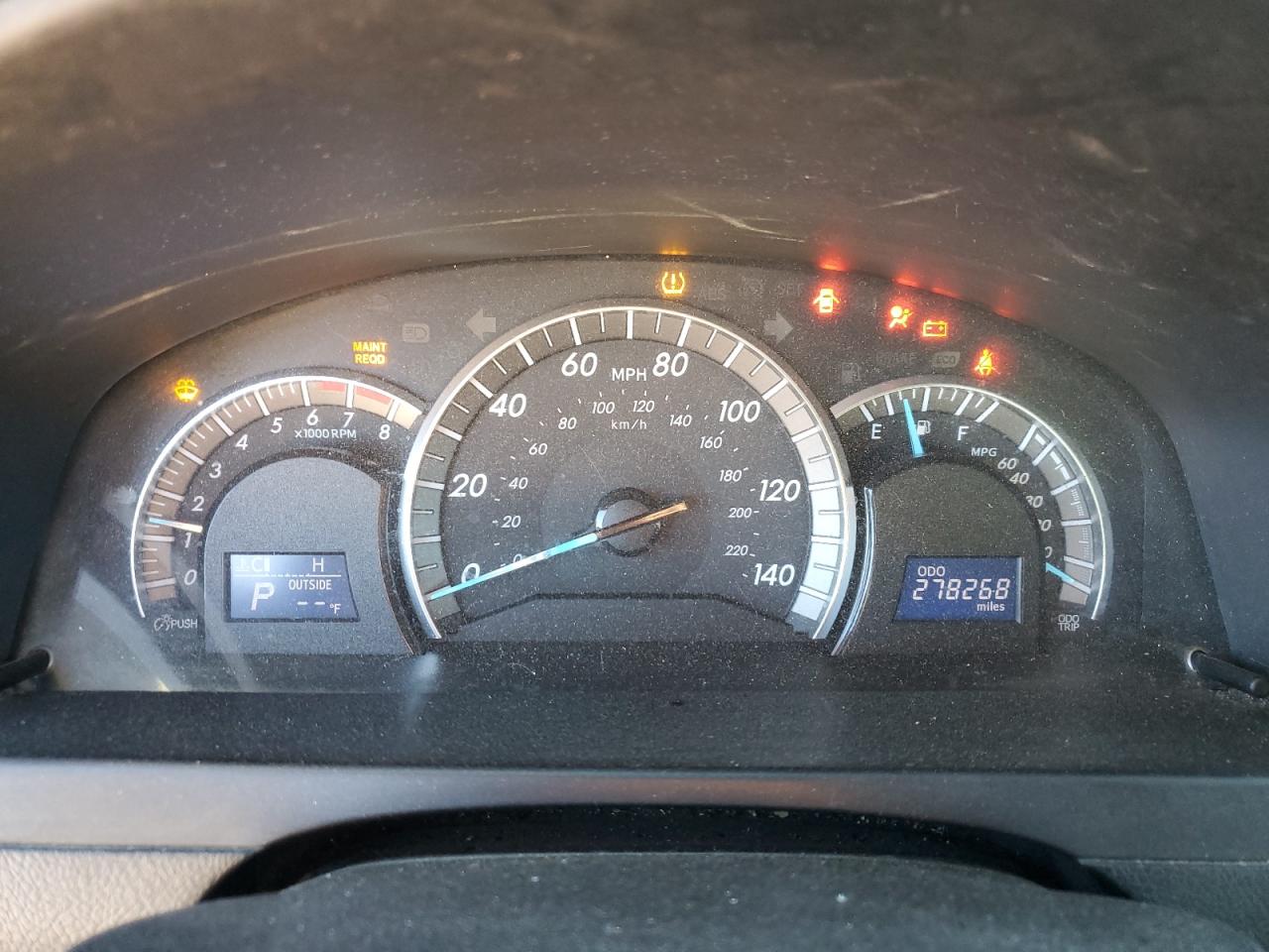 Toyota Camry Base Image 6