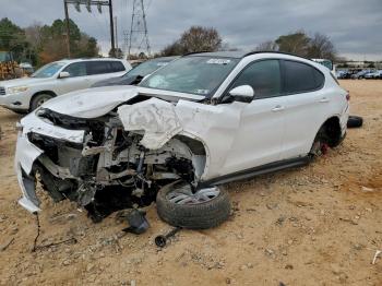  Salvage Alfa Romeo Stelvio