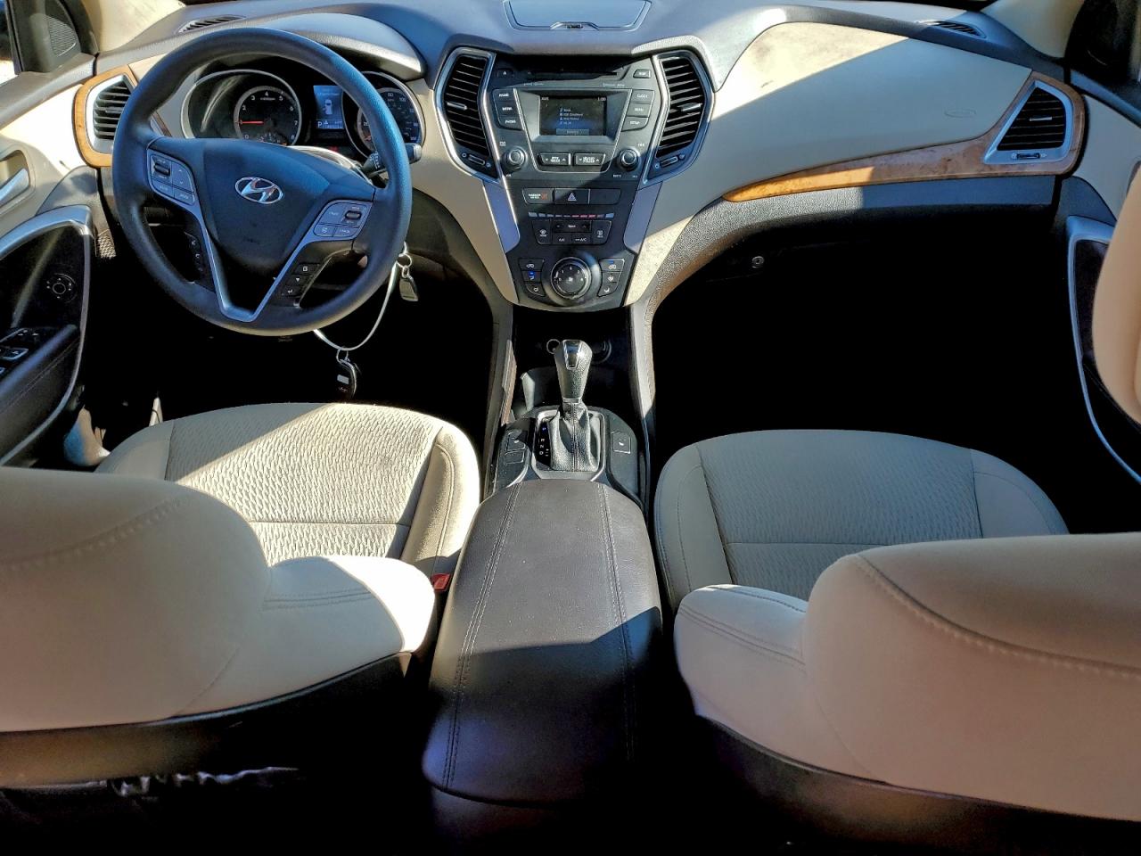 Hyundai SANTA FE Image 10