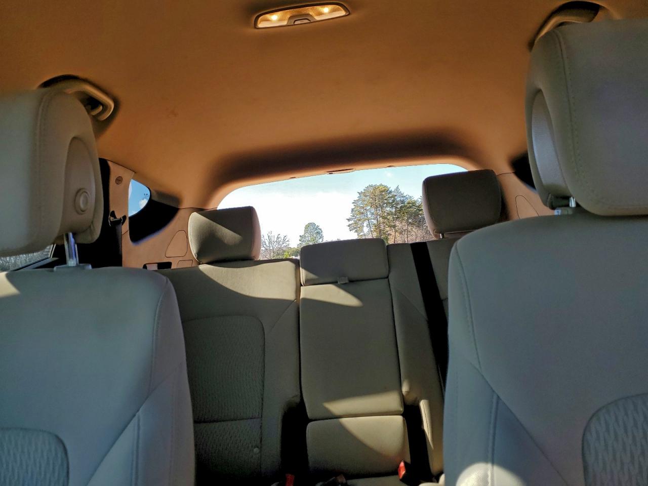 Hyundai SANTA FE Image 8