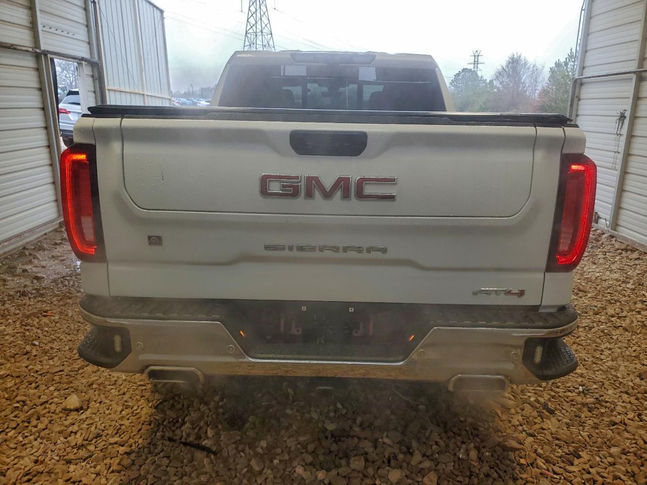 GMC Sierra K1500 At4 Image 3