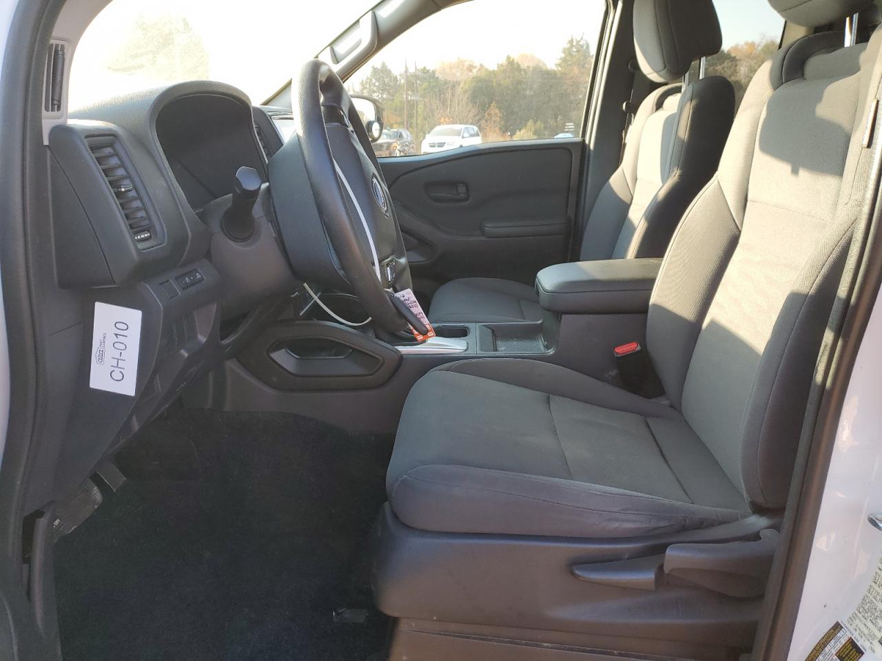 Nissan Frontier S Image 7