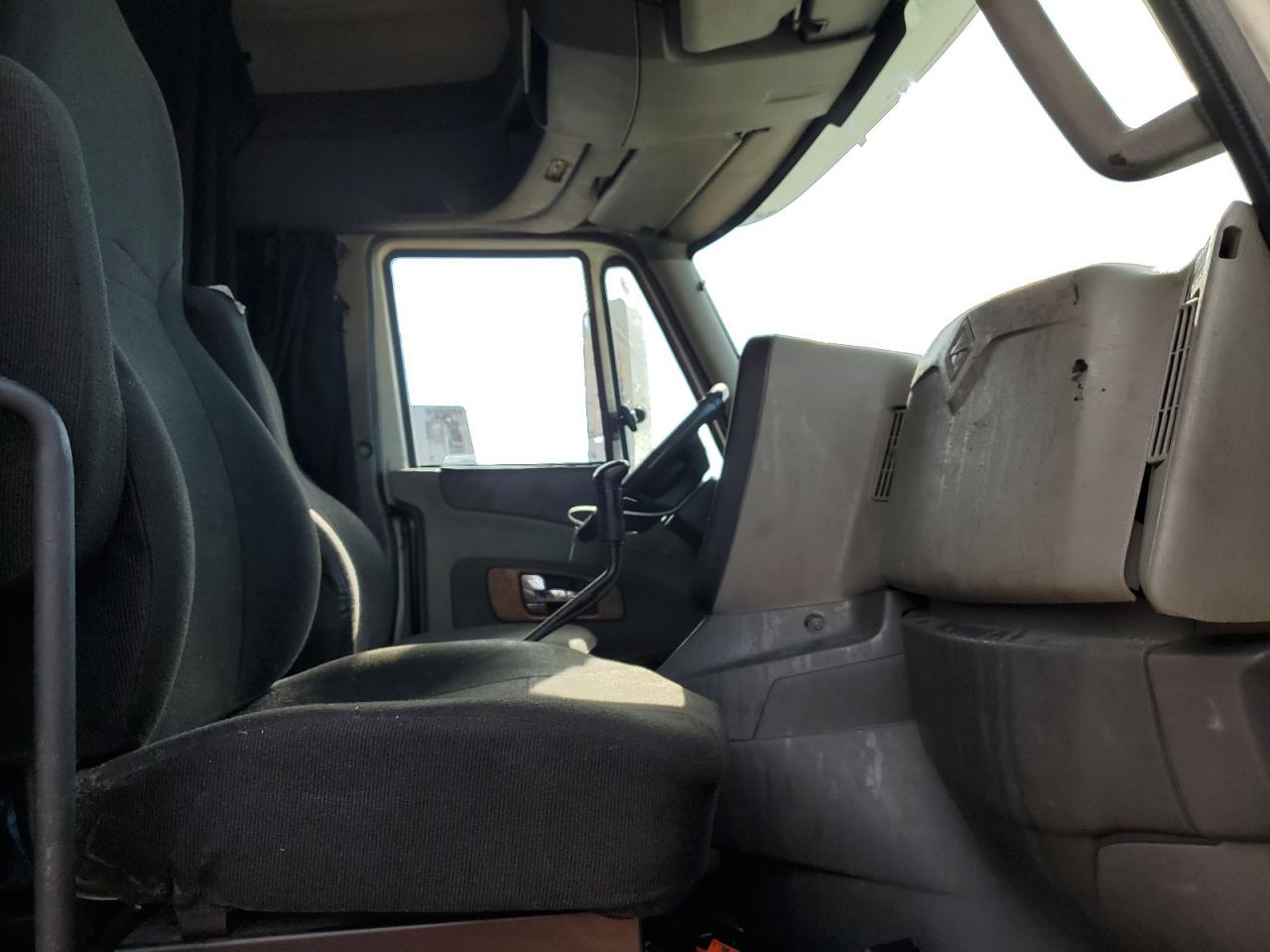 International Prostar Image 6