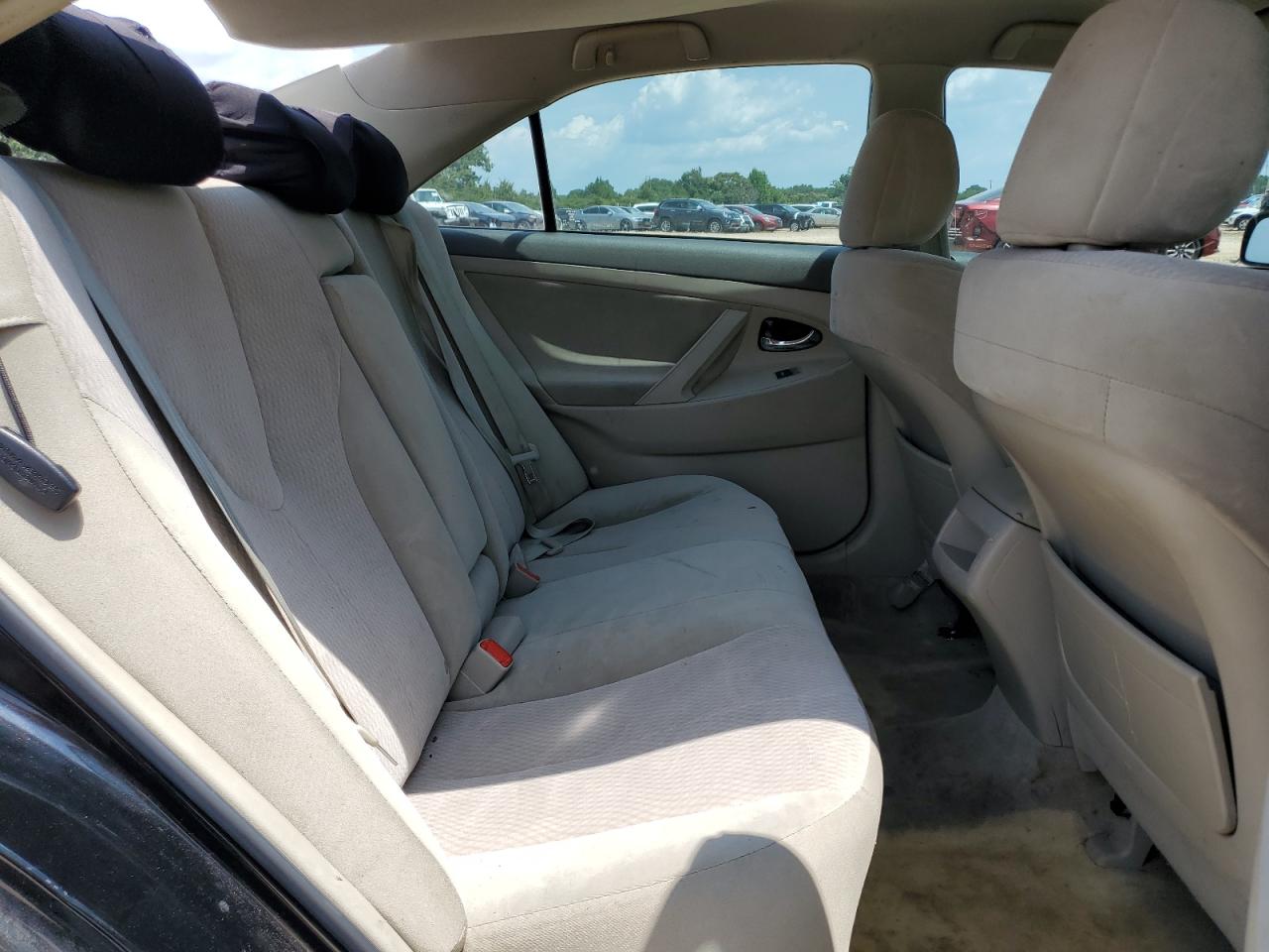 Toyota Camry Base Image 10