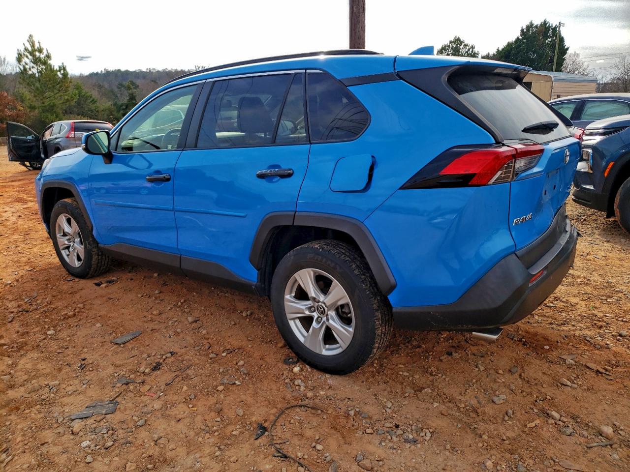 Toyota RAV4 Xle Image 2