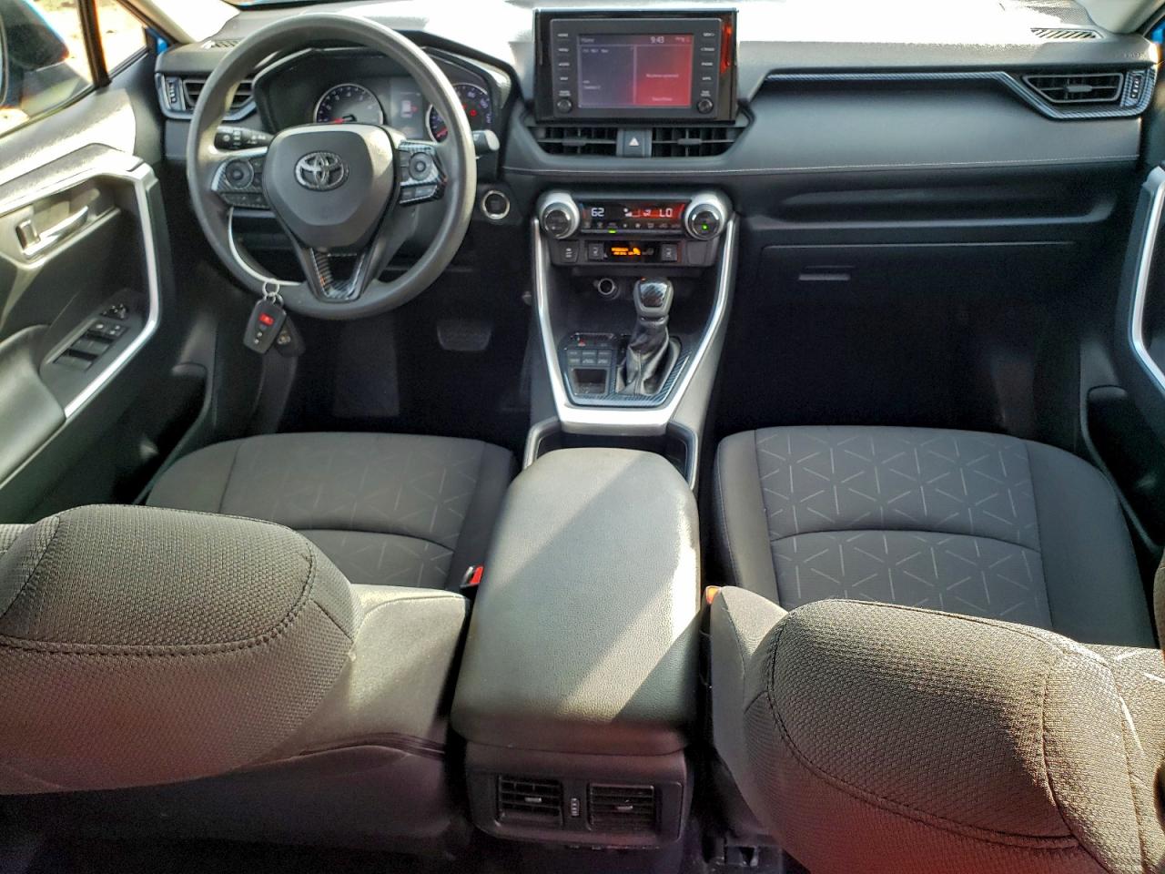 Toyota RAV4 Xle Image 9