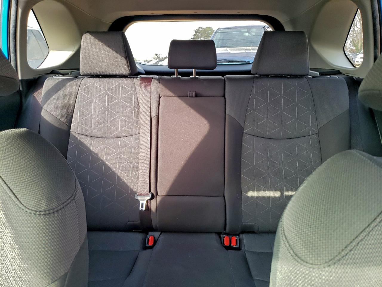 Toyota RAV4 Xle Image 12