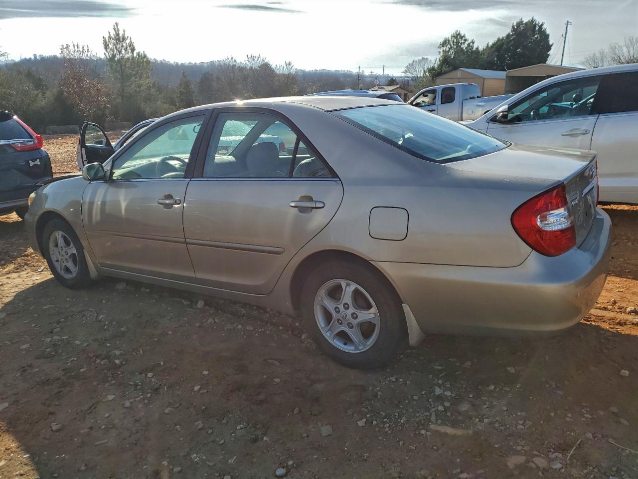 Toyota Camry Le Image 5