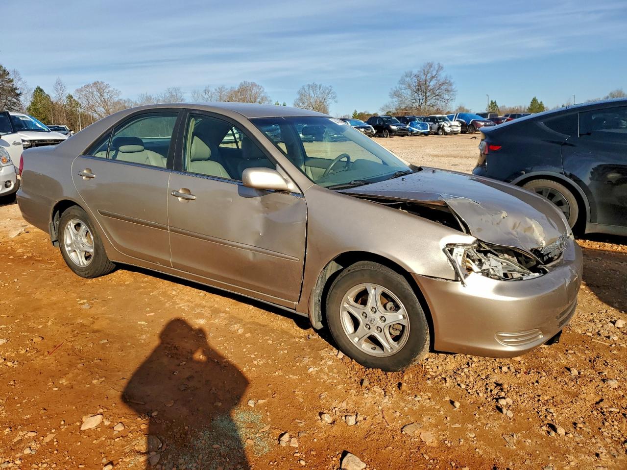 Toyota Camry Le Image 6