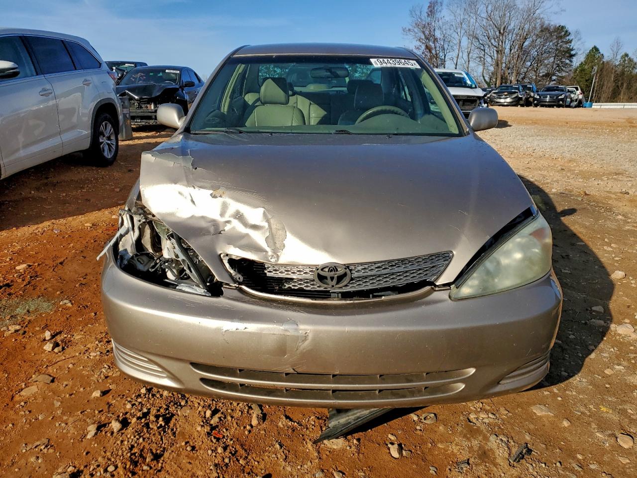 Toyota Camry Le Image 12