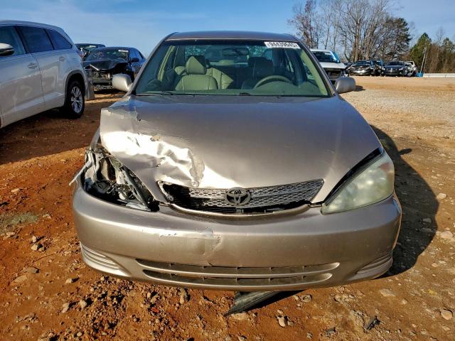 Toyota Camry Le Image 12