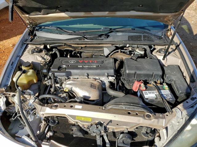 Toyota Camry Le Image 7