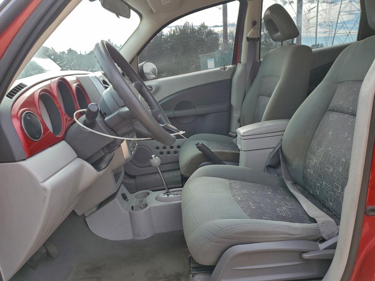 Chrysler PT Cruiser Image 8