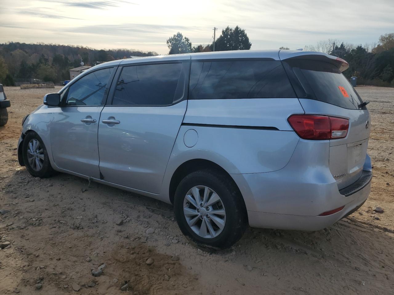 Kia Sedona Lx Image 5