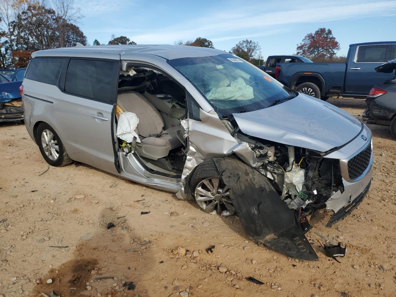 Kia Sedona Lx Image 3