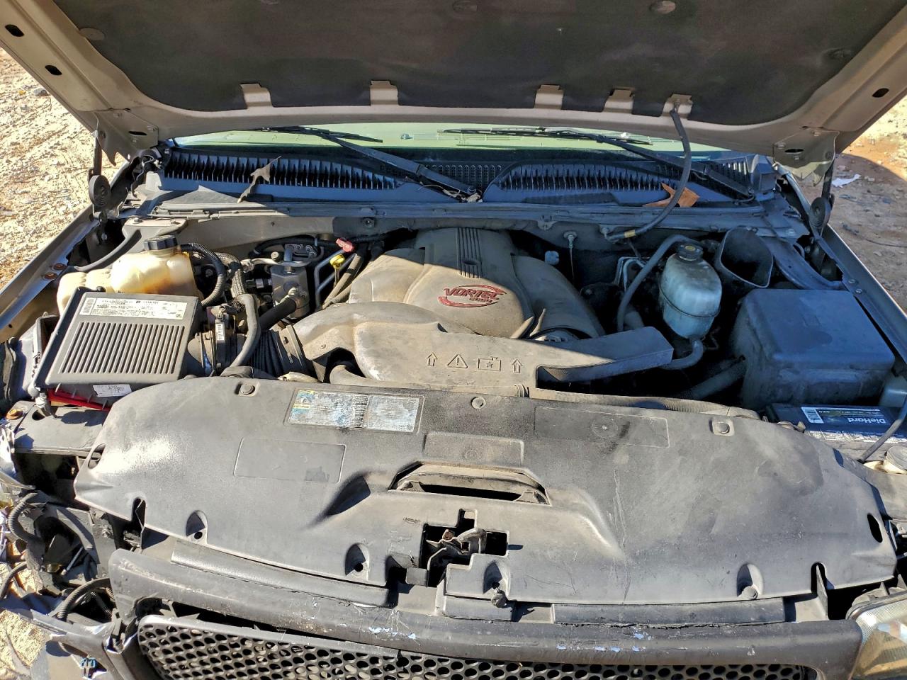 GMC Yukon Denali Image 13