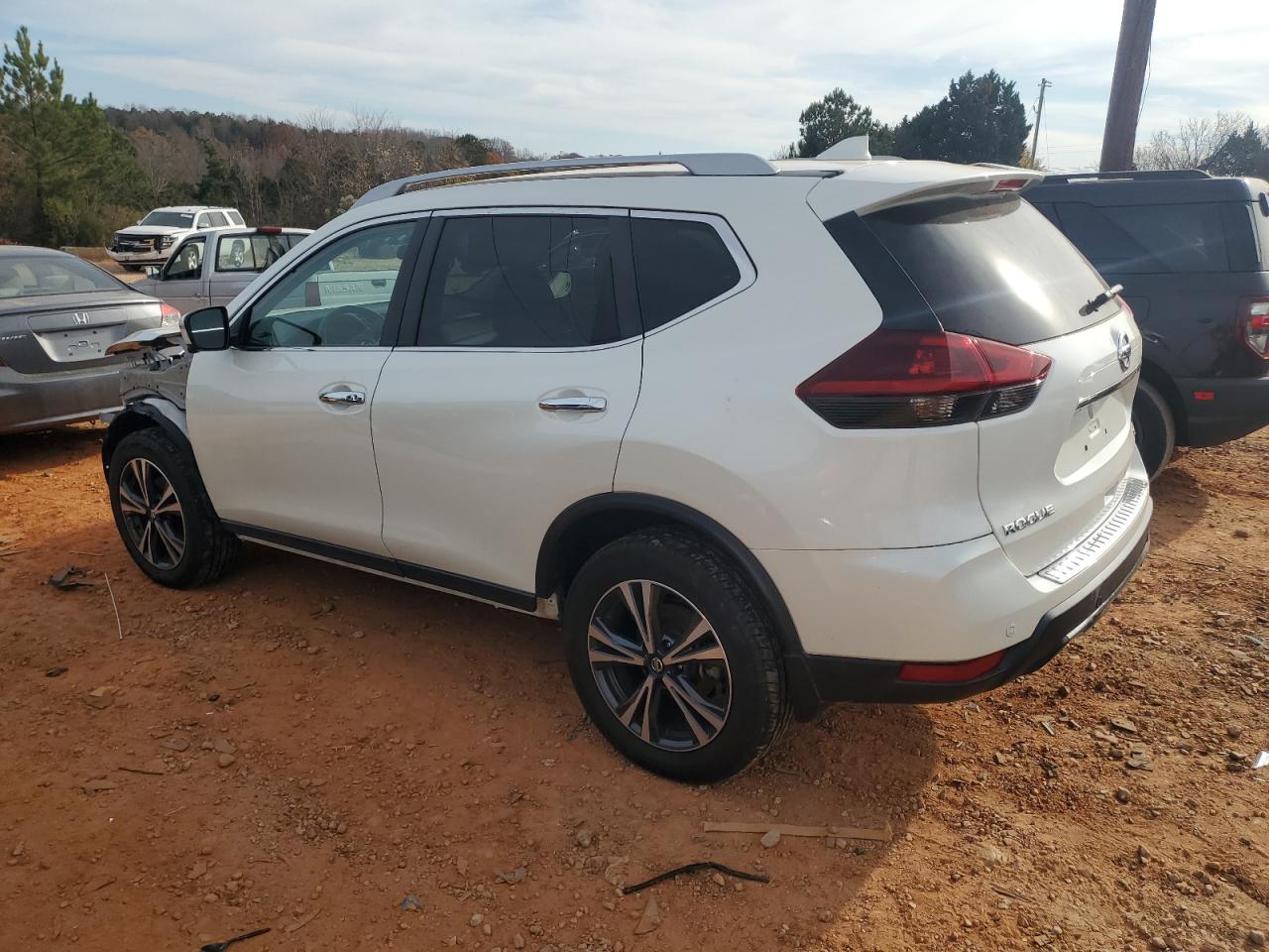 Nissan Rogue S Image 3