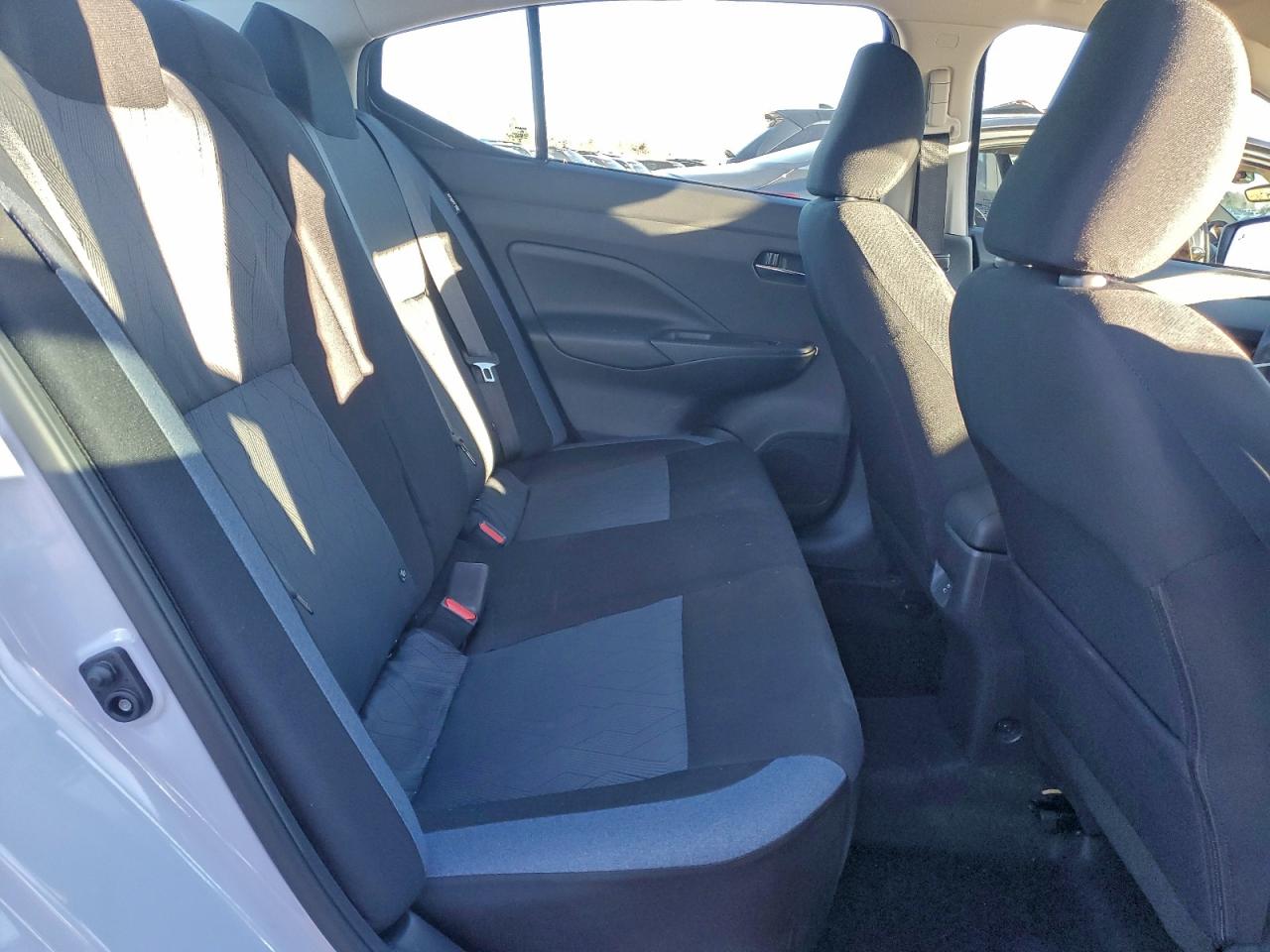 Nissan Versa Sv Image 10