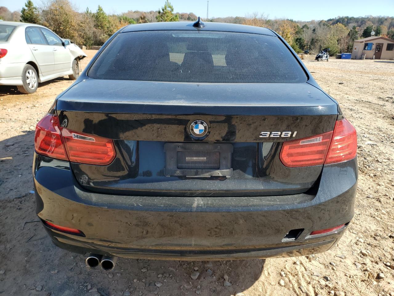 BMW 3 Series I Image 12