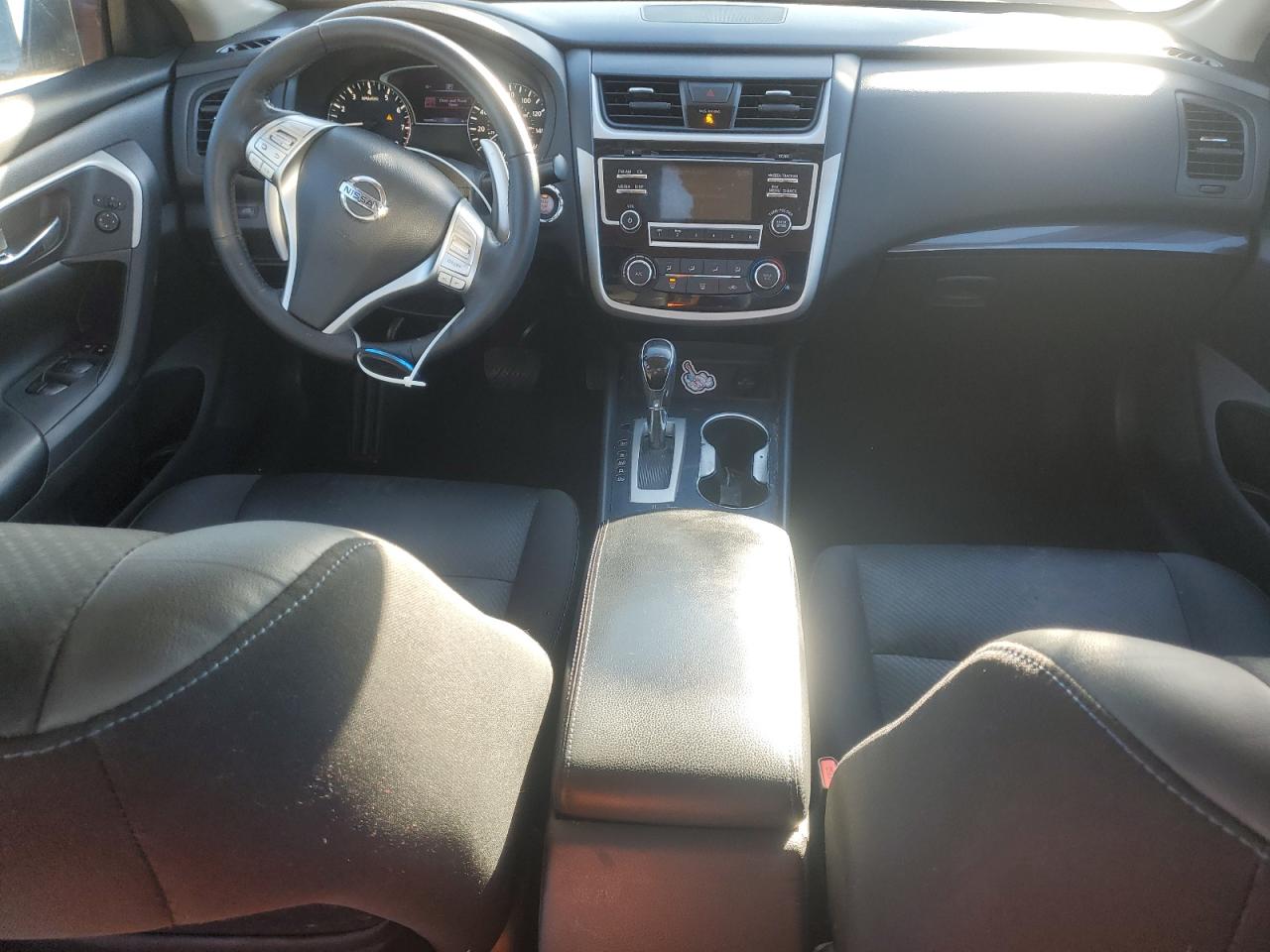 Nissan Altima 2.5 Image 10