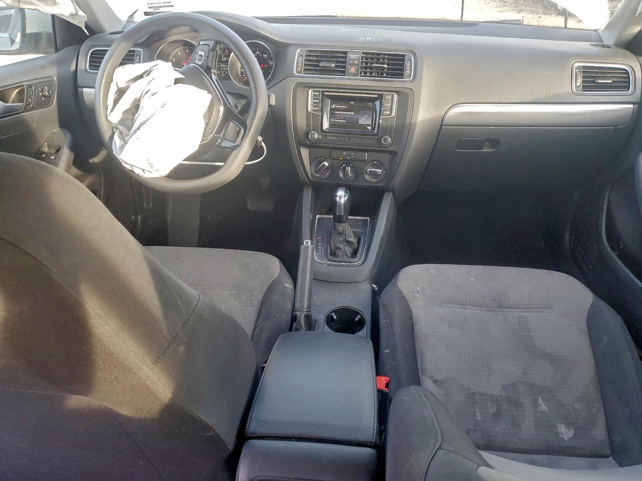 Volkswagen Jetta S Image 8