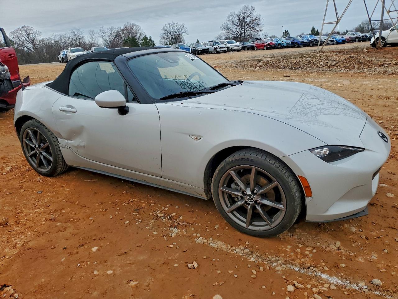 Mazda Mx5 Grand Touring Image 2