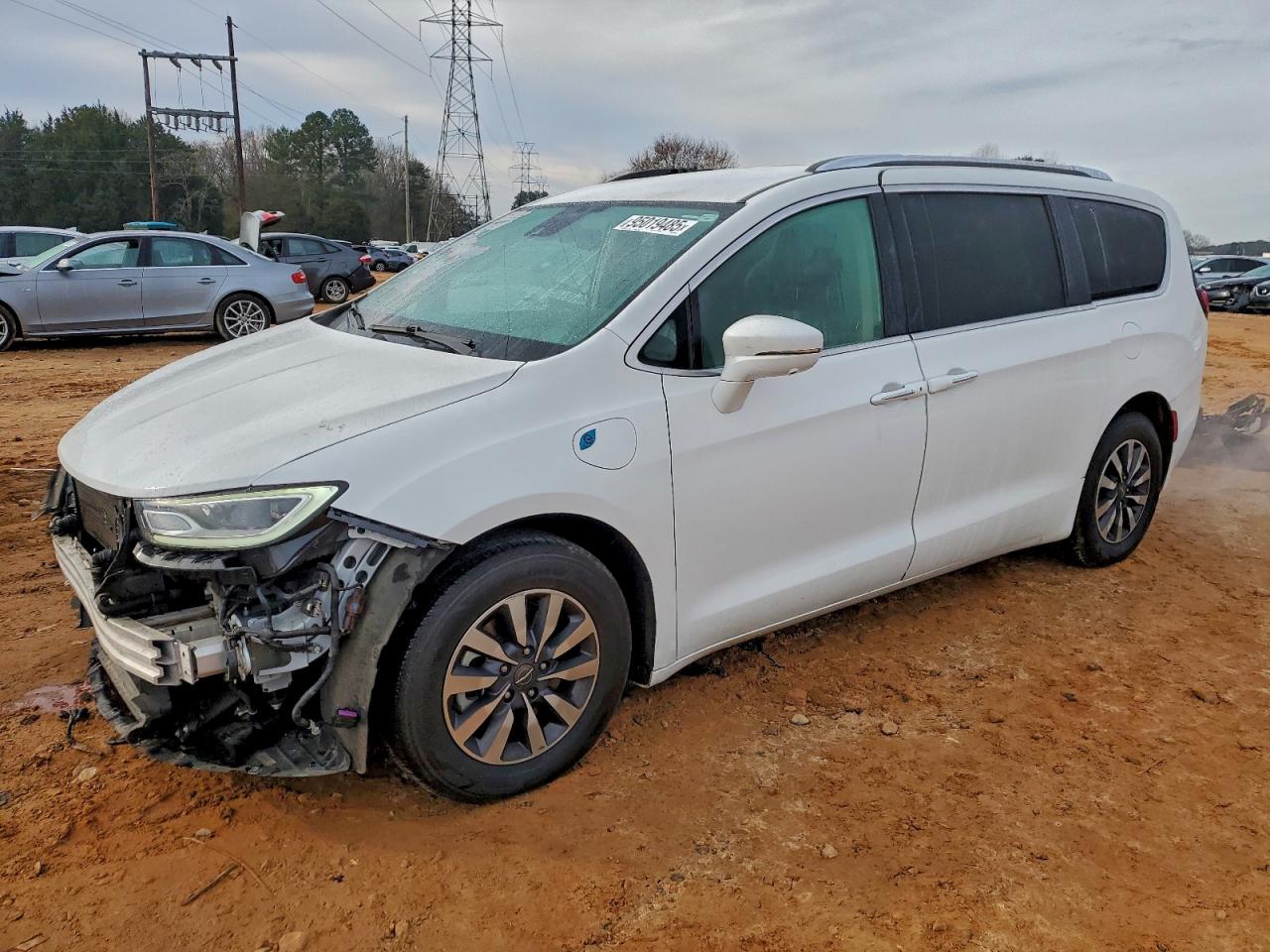 Chrysler Pacifica Hybrid Touring L Image 1